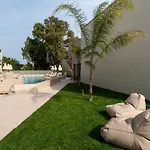 Thera Luxury Living 4*