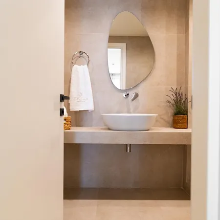 Thera Luxury Living Aparthotel