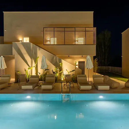 Thera Luxury Living Ξενοδοχείο με διαμερίσματα Νικήτη
