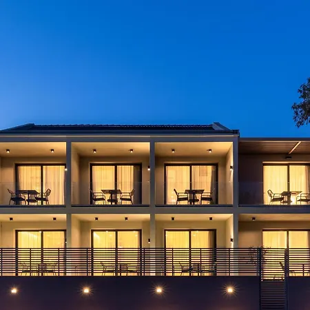 Thera Luxury Living 4* نيكيتي