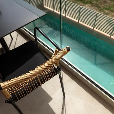 Thera Luxury Living 4* Νικήτη