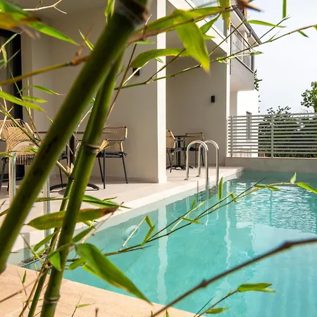 Thera Luxury Living 4*