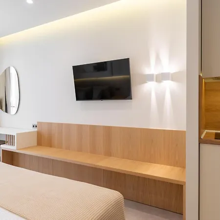 Ξενοδοχείο με διαμερίσματα Thera Luxury Living
