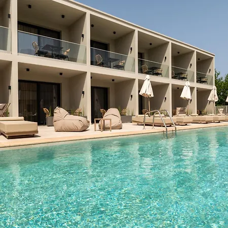 Ξενοδοχείο με διαμερίσματα Thera Luxury Living Νικήτη