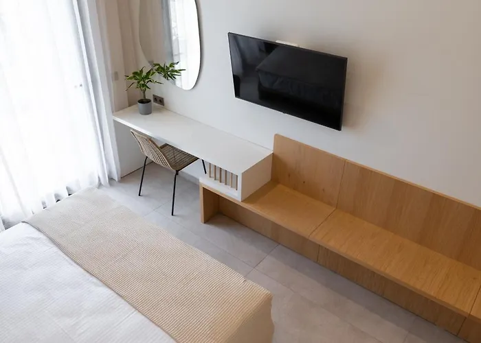 Lägenhetshotell Thera Luxury Living 4*