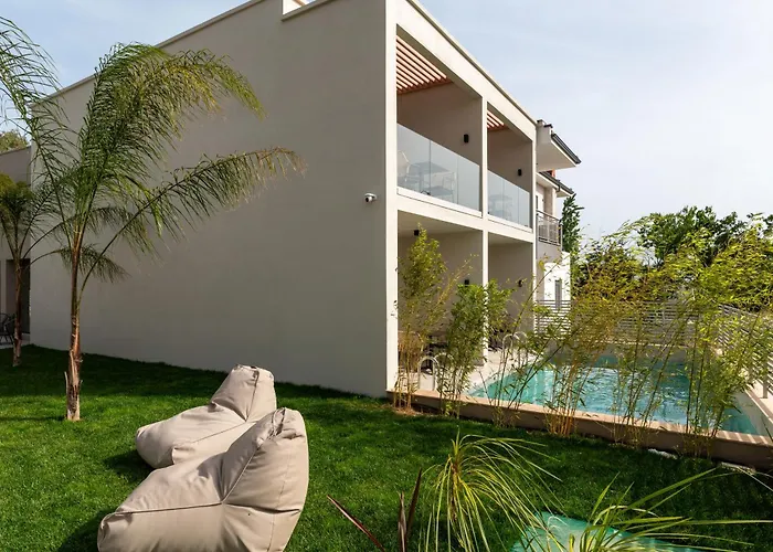 Lägenhetshotell Thera Luxury Living Nikiti (Sithonia)